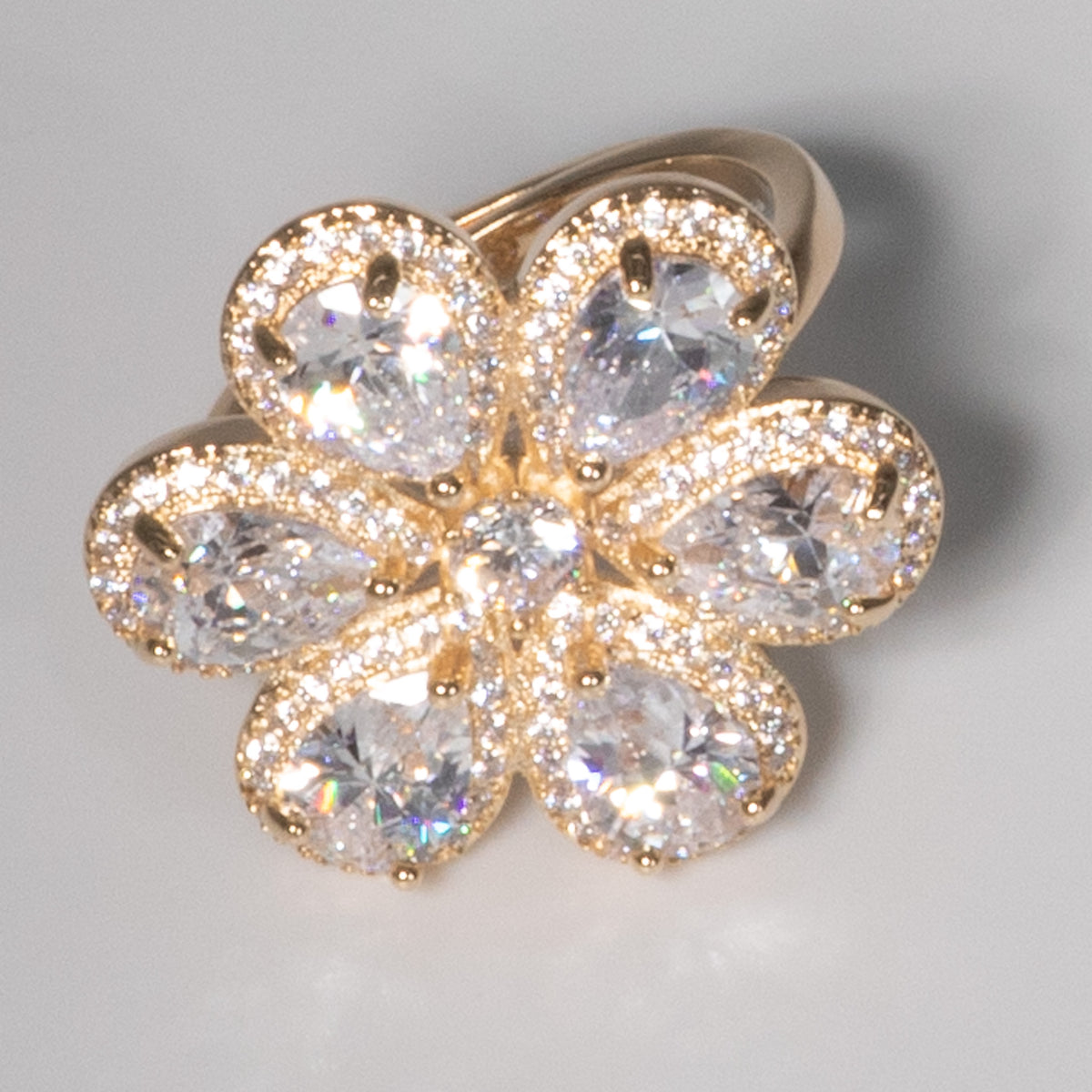 Lusso Fiore Diamond Golden Ring