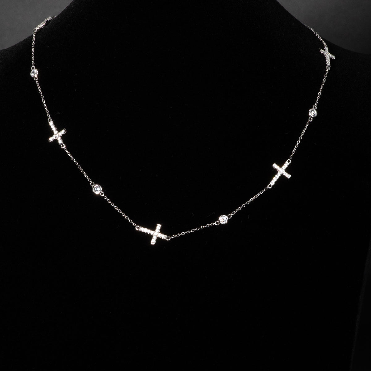 Lusso Silver Croce Loop Necklace