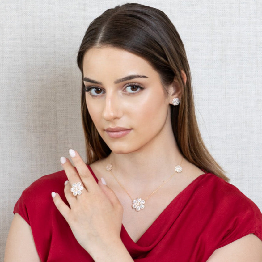 Lusso Fiore Diamond Golden Necklace