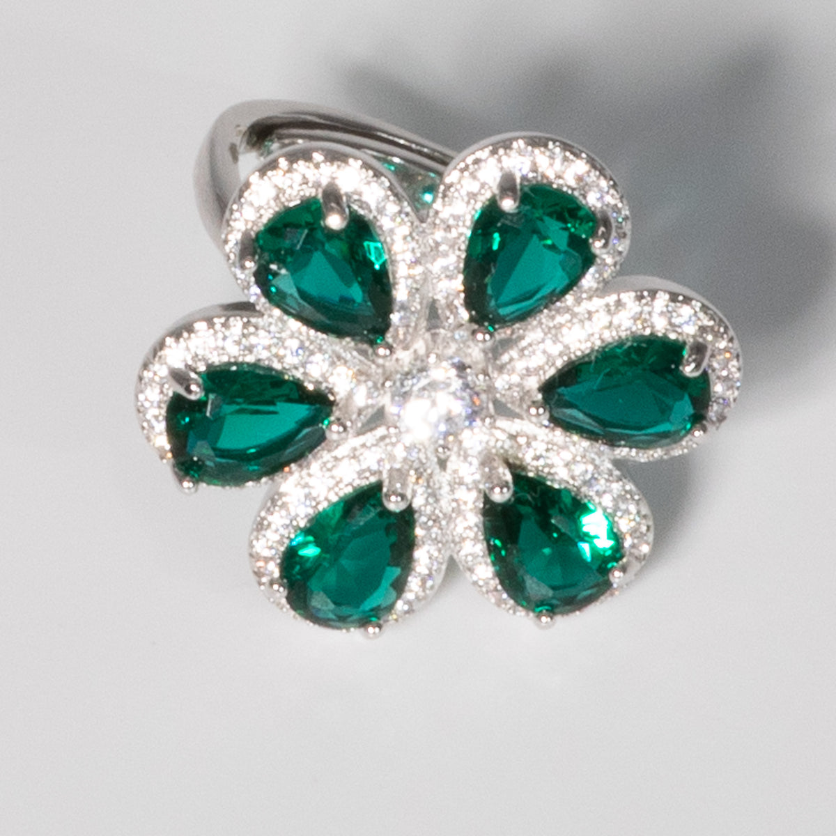 Lusso Fiore Emerald Ring