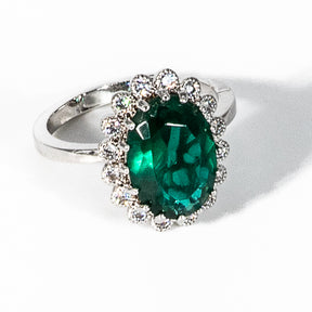 Lusso Ovale Emerald Ring