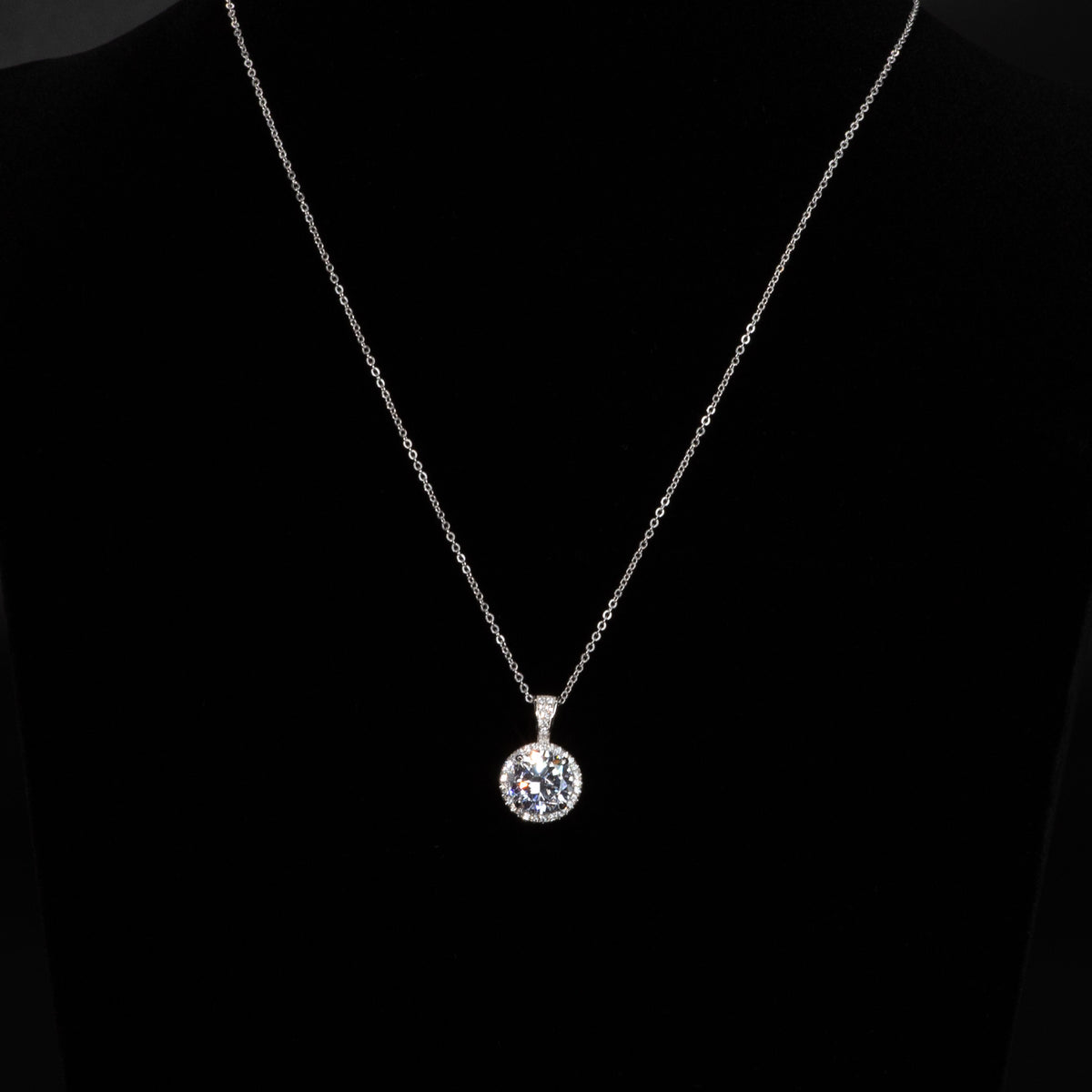 Lusso Cerchio Diamond Necklace