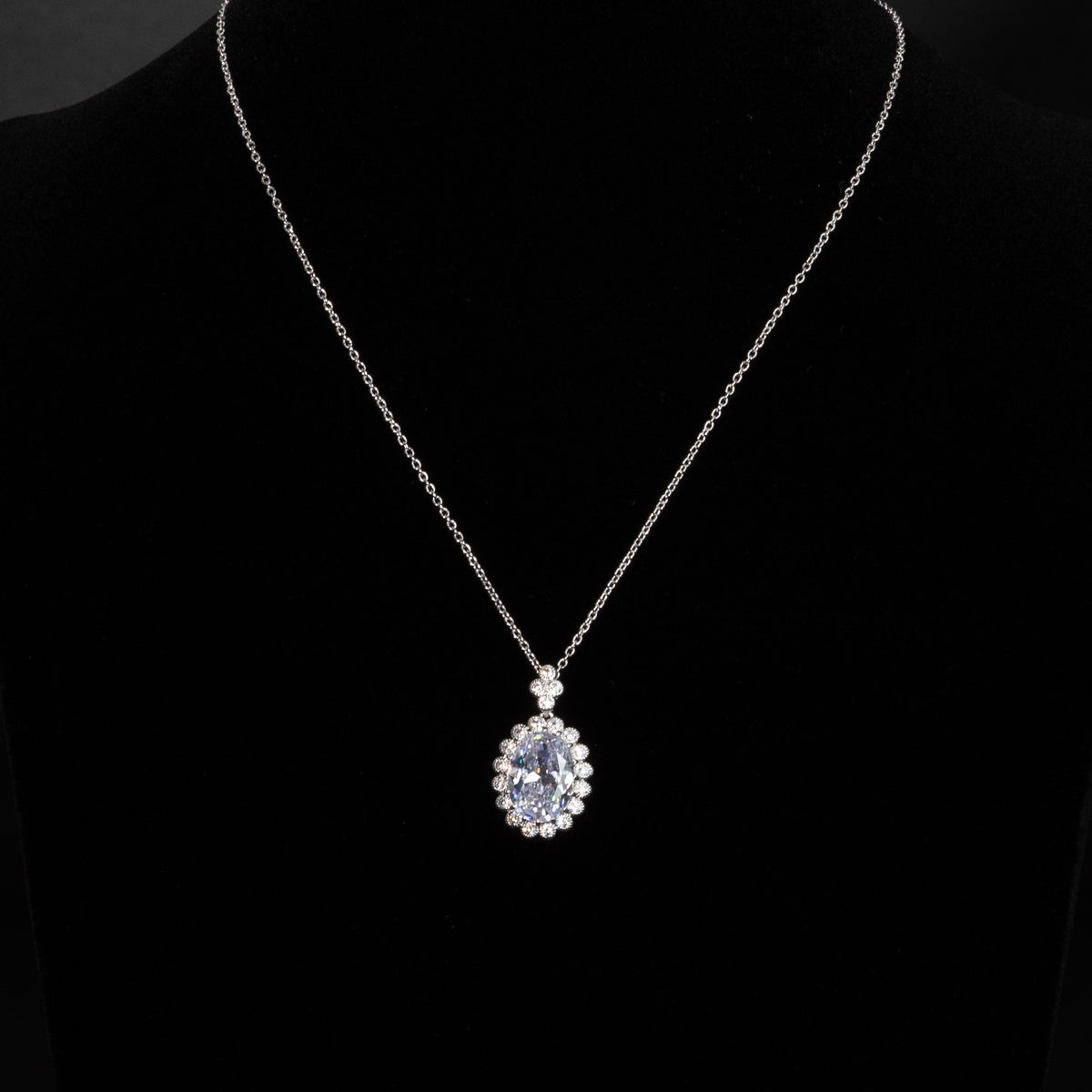 Lusso Ovale Diamond Necklace