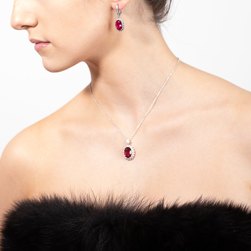 Ovale Ruby Necklace