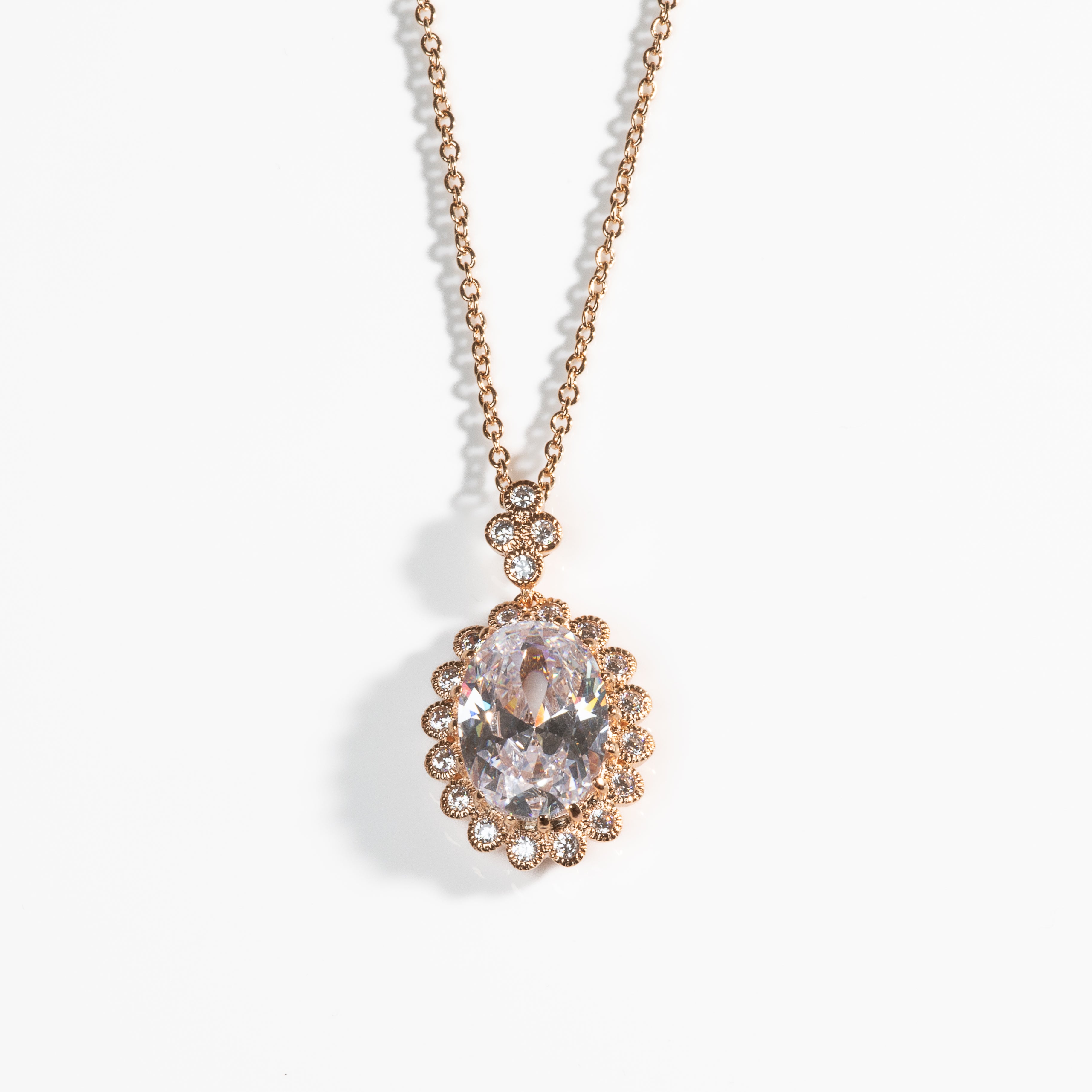 Ovale Diamante Golden Necklace