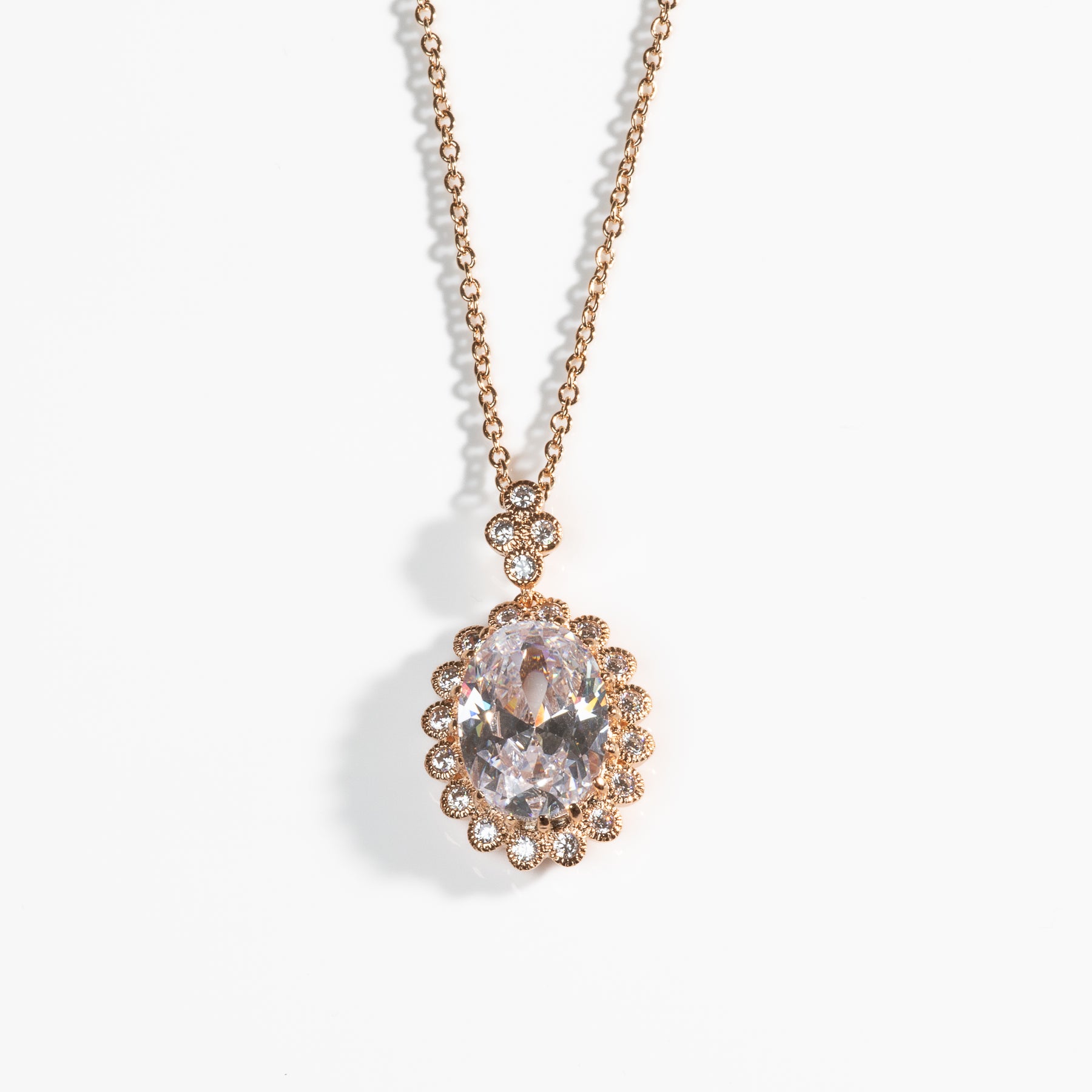 Lusso Ovale Diamond Golden Necklace