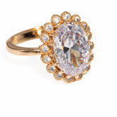 Lusso Ovale Diamond Golden Ring